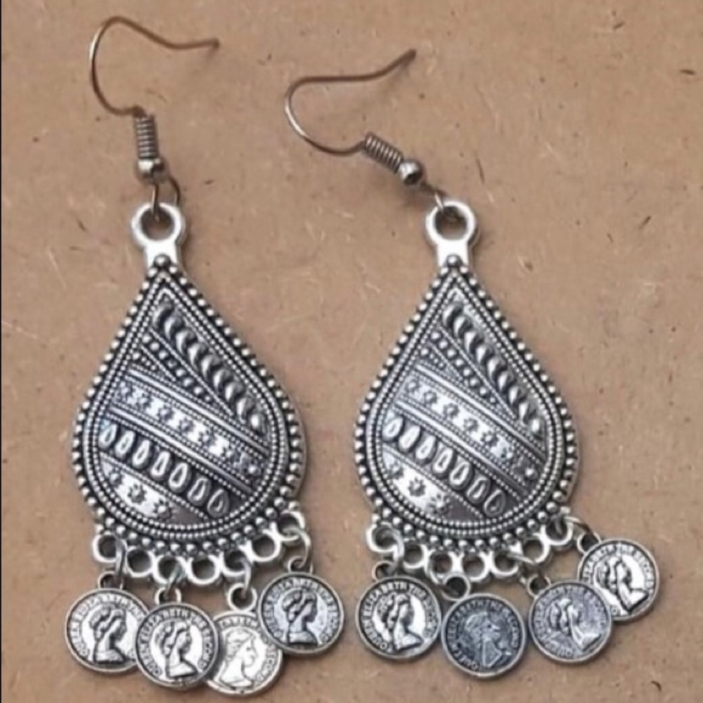 2 New with tag handmade Earrings - Picture 2 of 4